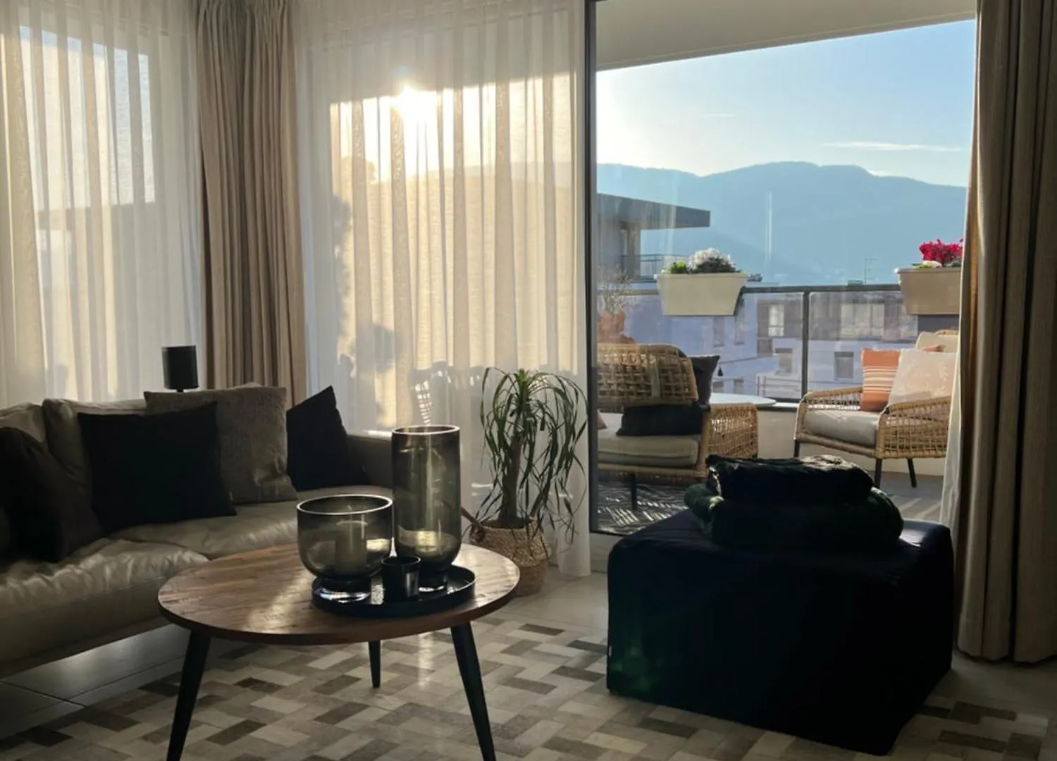 Warm Apartment + Private Free Park. Vetraz-Monthoux