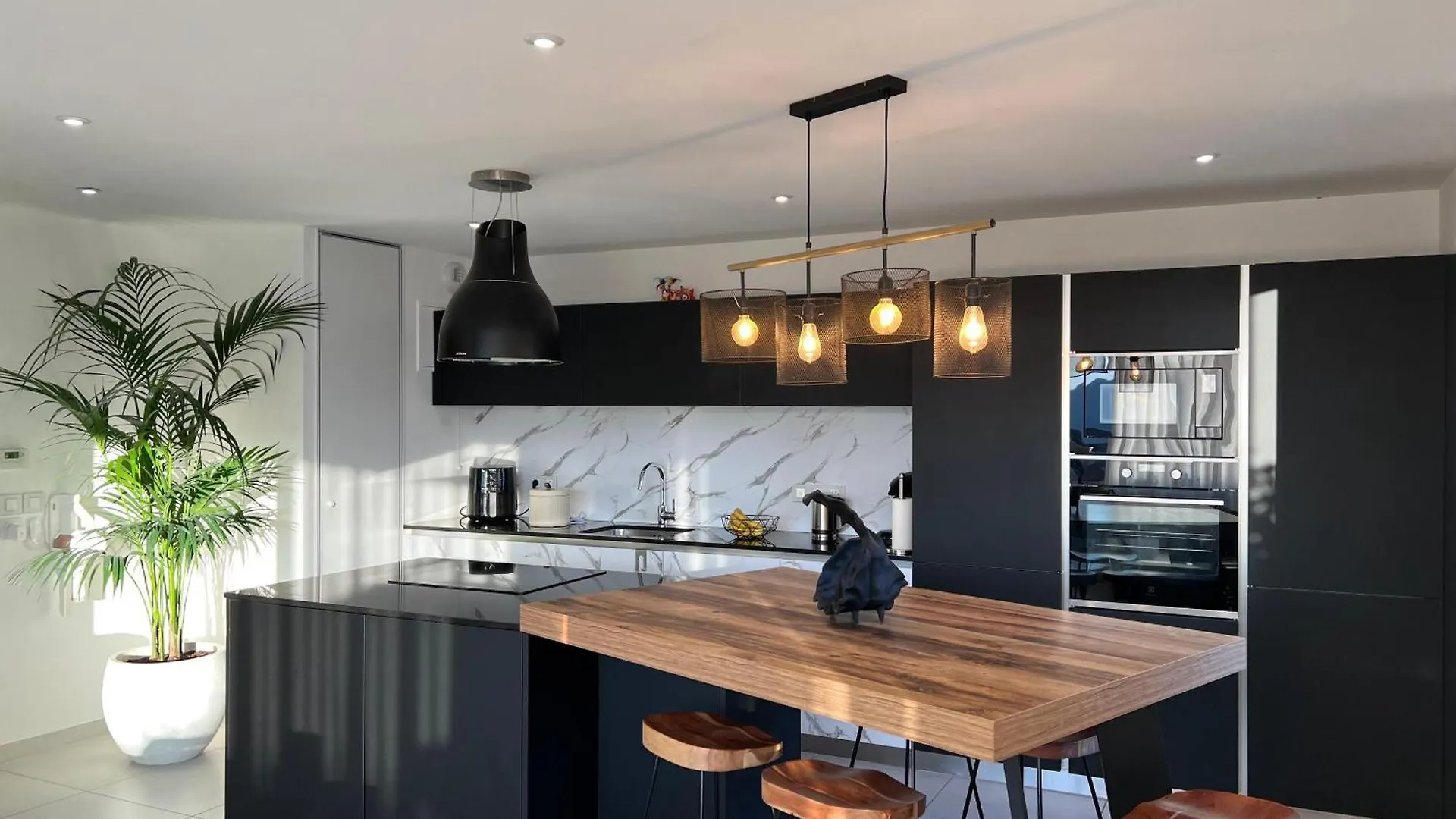 Warm Apartment + Private Free Park. Vetraz-Monthoux