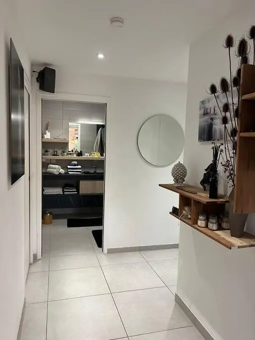 Warm Apartment + Private Free Park. Vetraz-Monthoux