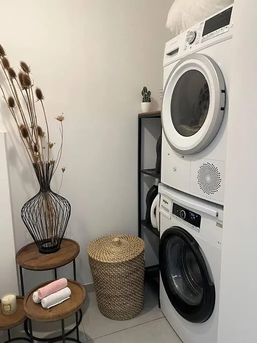 Warm Apartment + Private Free Park. Vetraz-Monthoux France